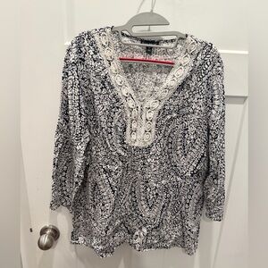 Willi Smith Black White Floral Print Tunic Blouse Crochet V-Neck Women’s M